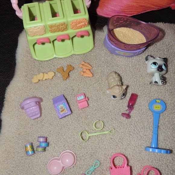 "Biggest Littlest Pet Shop" Playset w/pets - Picture 7 of 11